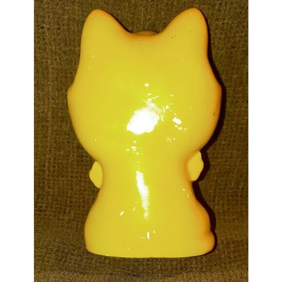 Vintage Yellow Daisy Eye Kitty Cat Salt Shaker w/Stopper Signed Japan - Picture 3 of 4